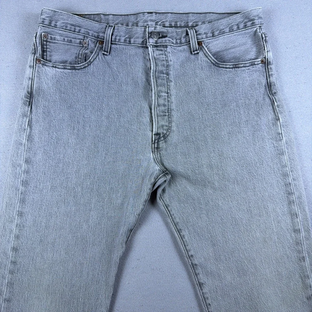 Levis 501 Jeans Mens 35x34 (32) Gray Denim Button Fly Classic Original Straight